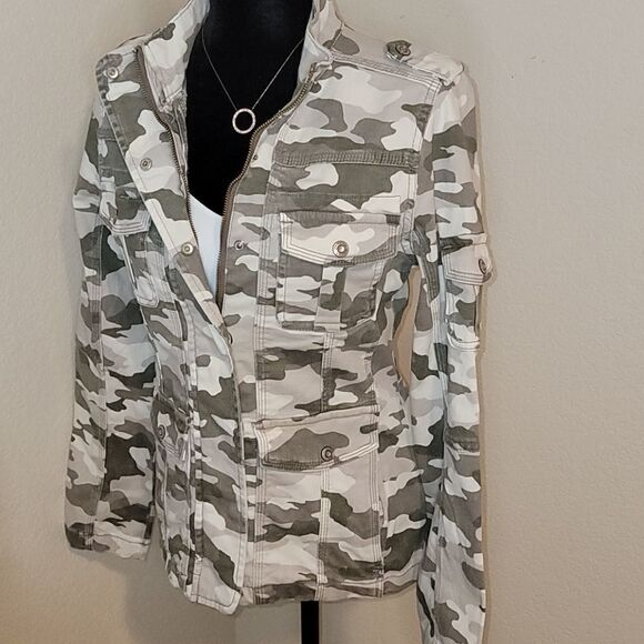 Kenzie Green Faded Camouflage Jacket - Picture 7 of 16